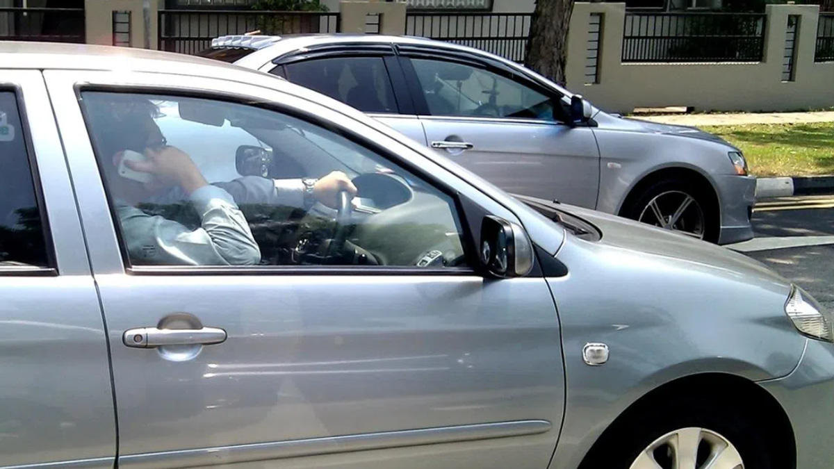 Singapore Tightens Road Laws: Phone Holding Ban and Harsher Penalties for Dangerous Driving