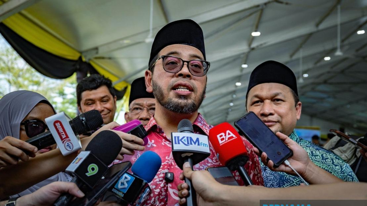 Government Commits to Islamic Schools as Nation-Building Partners, Says Zulkifli