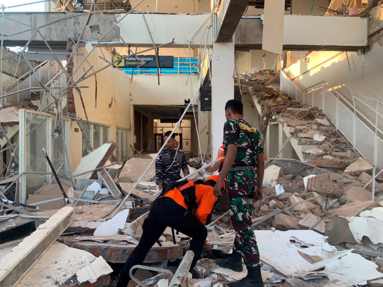 Powerful 7.7 magnitude earthquake devastates Indonesia's Flores region, killing at least two