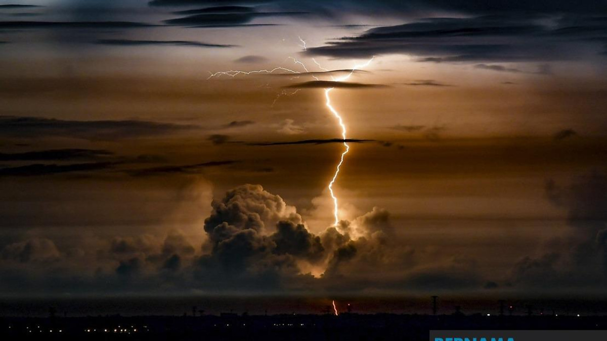 Thunderstorm Alert Issued for 10 States and KL Until Evening