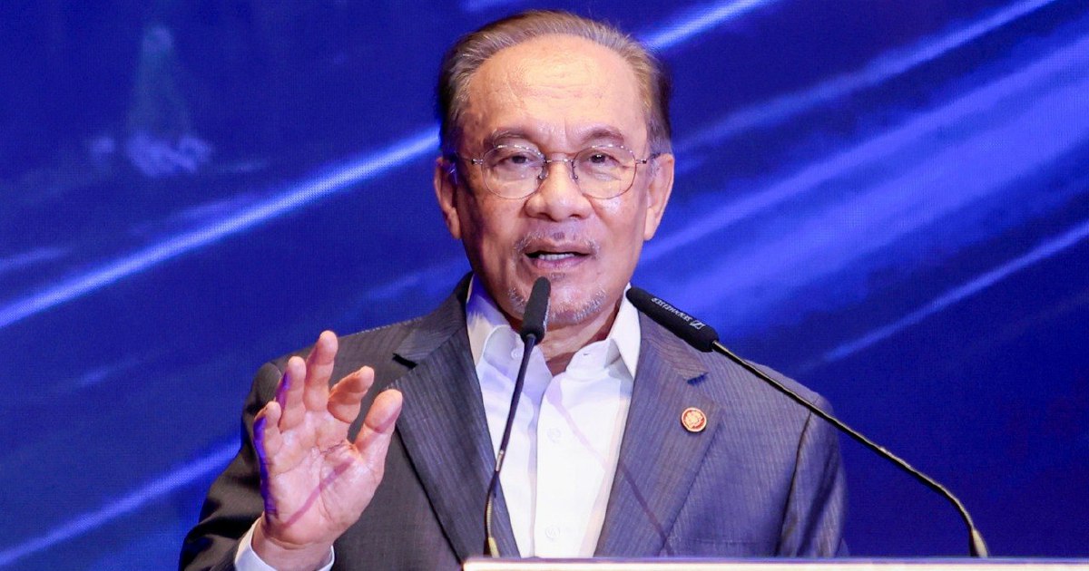 PM Anwar Ibrahim Undergoes Scheduled Medical Examinations and Monitoring