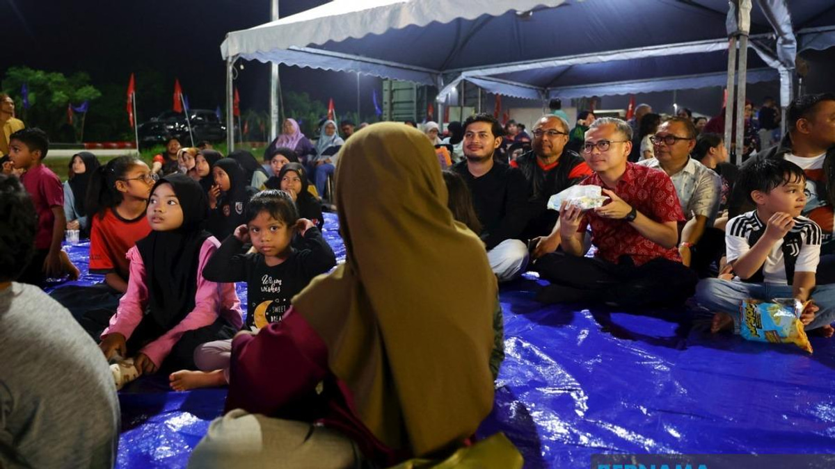Wayang Pacak: Government's Mobile Cinema Becomes Tool for Grassroots Engagement and Community Building