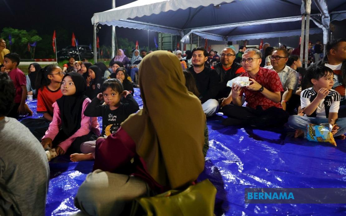 Wayang Pacak: Government's Mobile Cinema Becomes Tool for Grassroots Engagement and Community Building