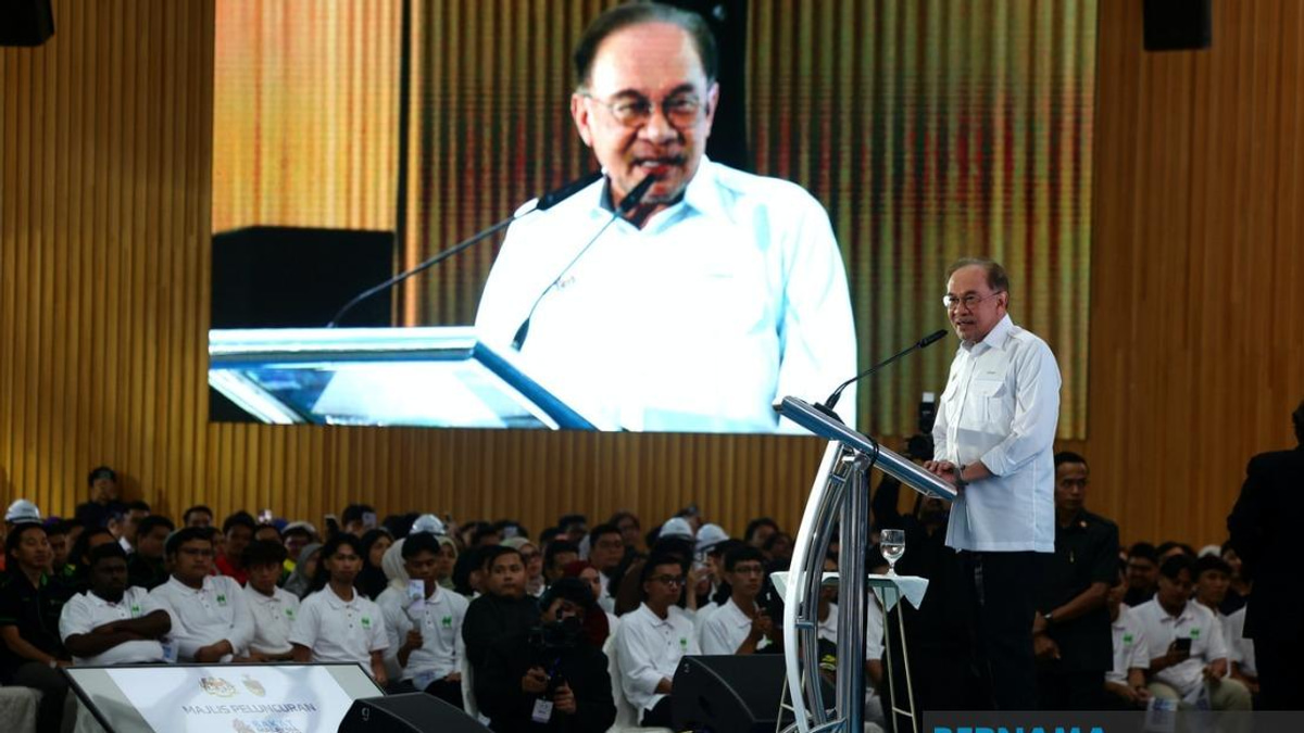 PM Anwar Launches Bakat MADANI to Upskill 25,000 Malaysians Across Strategic Sectors