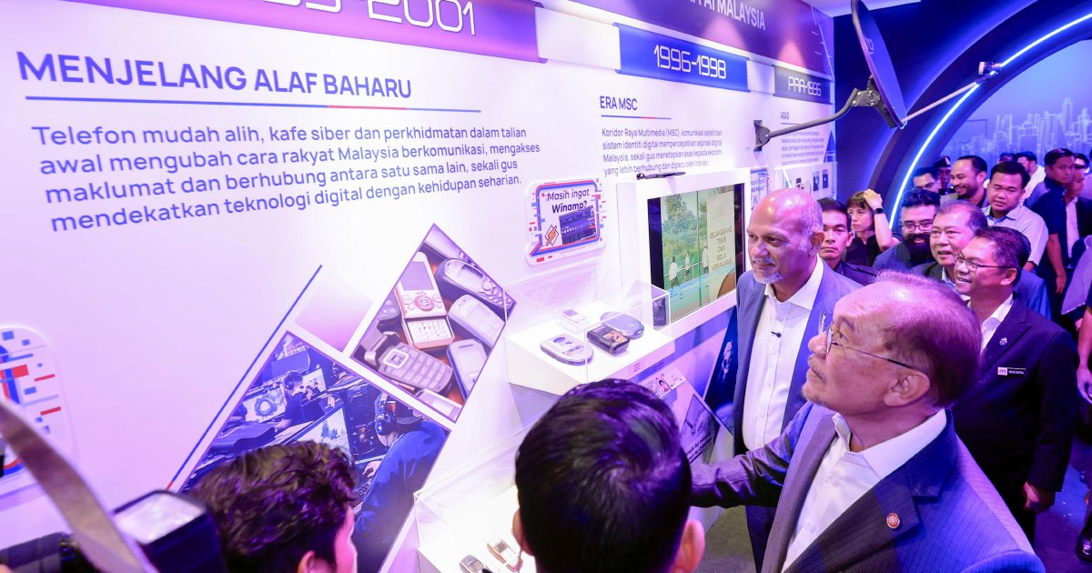 Malaysia's AI Ambitions Must Bridge, Not Widen, the Digital Divide, Warns Anwar