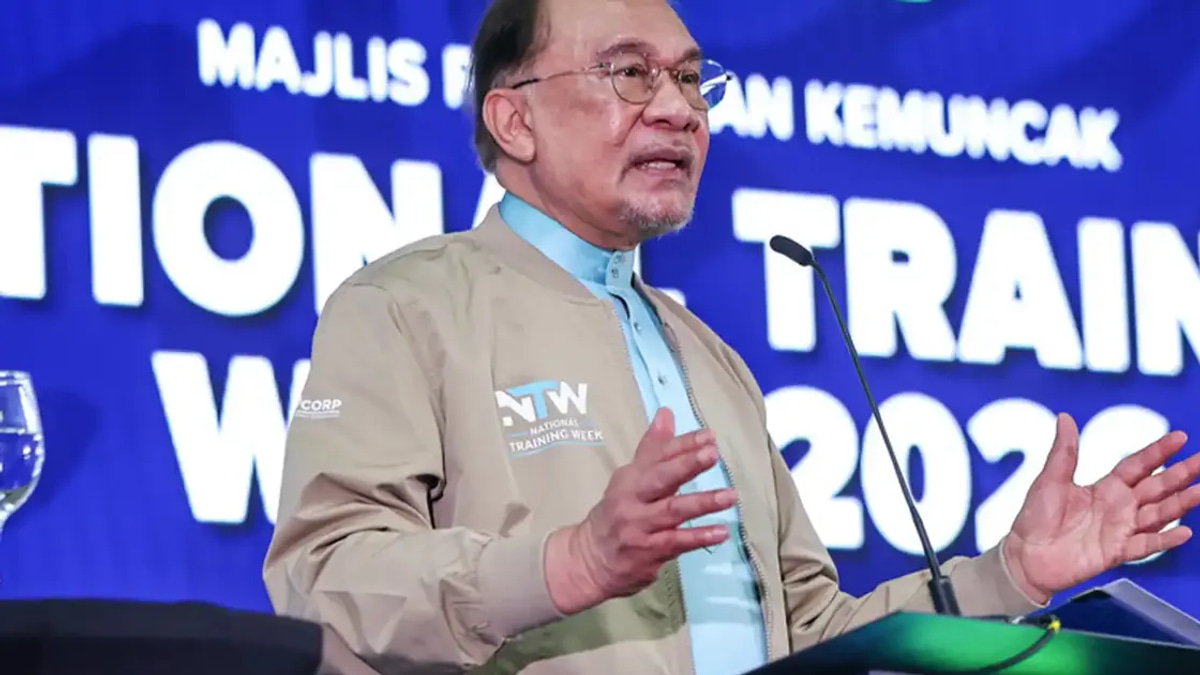 Anwar Defends Non-Malay Loyalty as Political Row Deepens Over Constitutional Rights