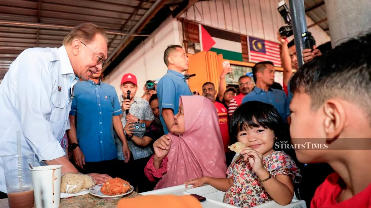 Anwar Concedes Administrative Shortcomings, Pledges Steady Progress in Johor Push