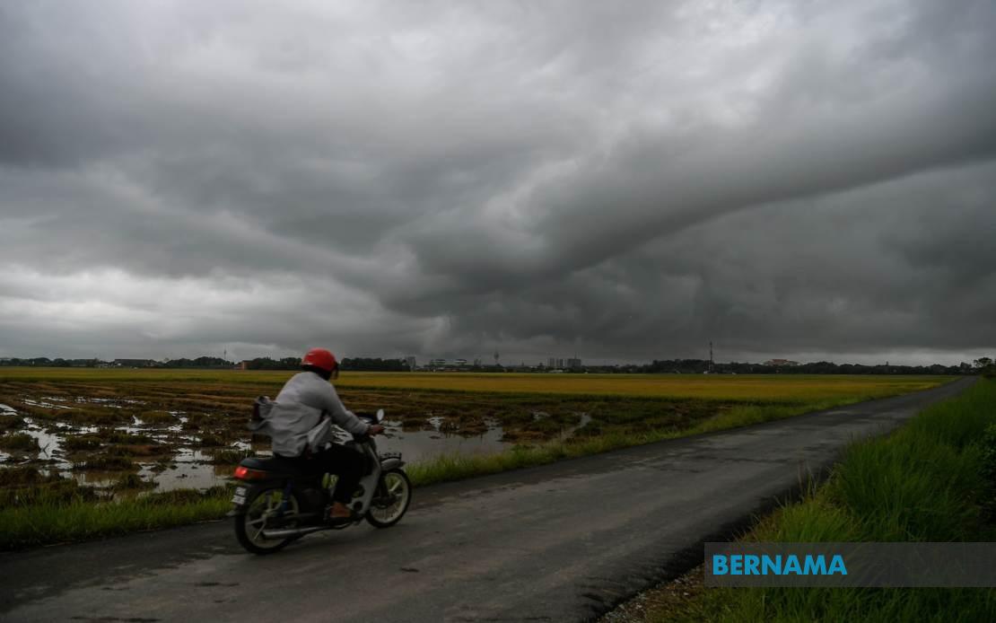 Eight States Braced for Thunderstorms and Heavy Downpours Until Evening