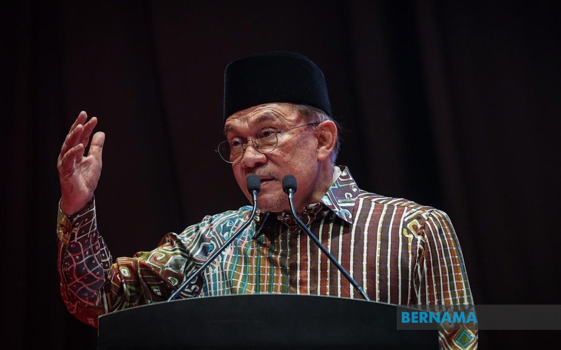Waqf and Islamic Outreach Bodies Must Balance Technology With Values, Says PM Anwar