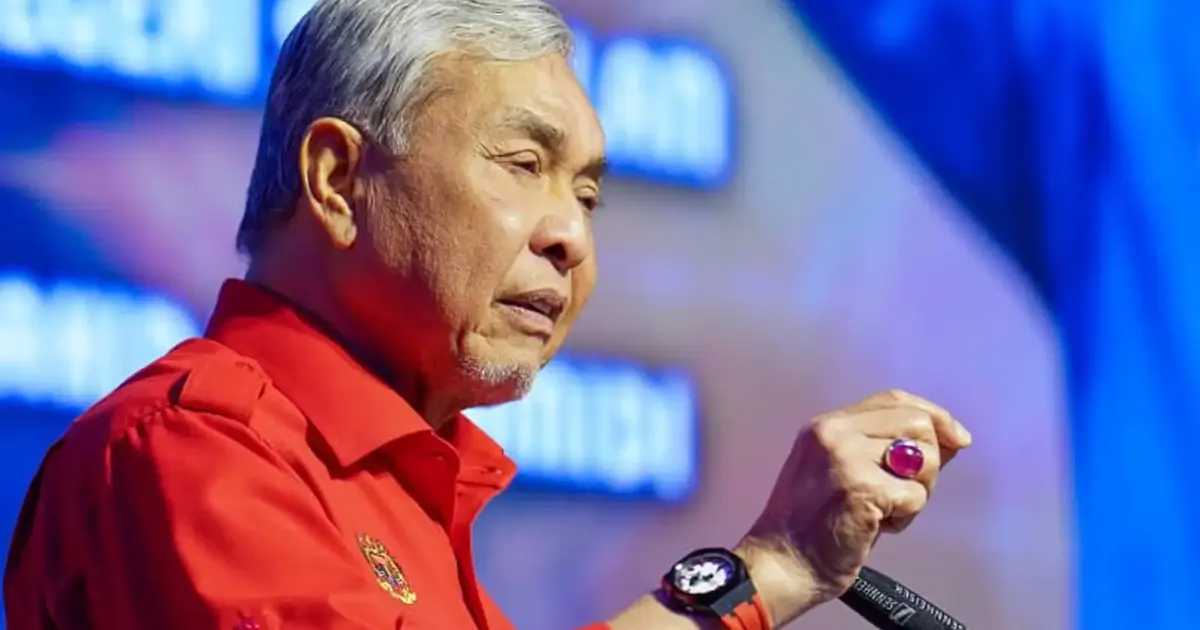 Zahid Defends BN Ministers Against Removal Calls, Says PM Has Final Say