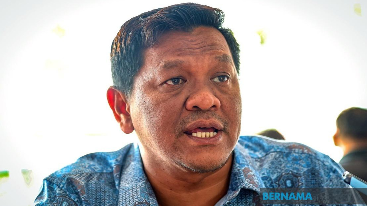 Renggam Motorcyclists Receive RM5 Fuel Vouchers in Government Outreach Initiative