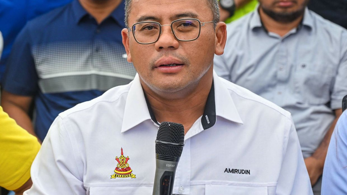 Selangor Speaker Has Authority to Address Assemblyman Status Issue, Says MB Amirudin