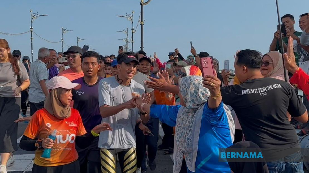 Syed Saddiq Completes 170km Charity Run, Raises Over RM650,000 for Muar