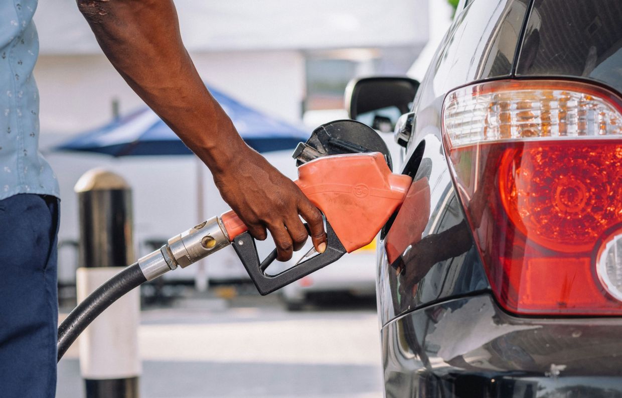 US Petrol Giants Accused of Using AI Algorithm to Artificially Inflate Fuel Prices