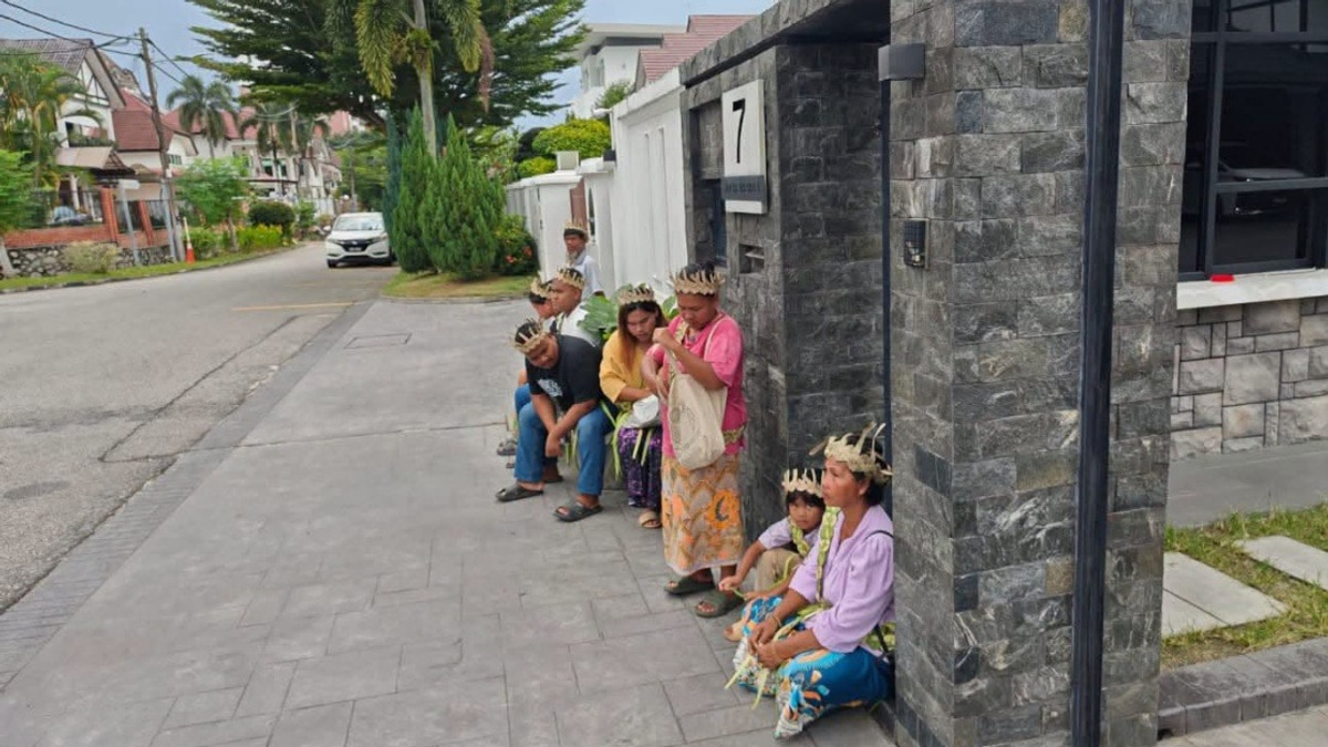 Anwar to Escalate Kg Sungai Cot Orang Asli Land Dispute to Pahang Leadership