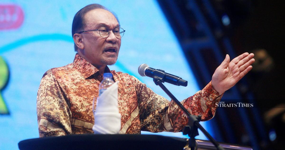 PM Anwar Denies Political Motives Behind Tabung Haji and Felda Probes