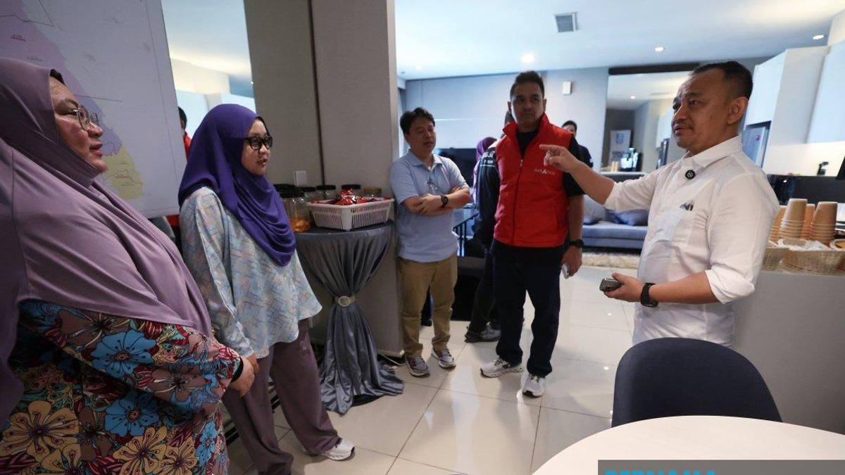 Maszlee Malik Pledges Tech-Driven Constituent Services for Puteri Wangsa