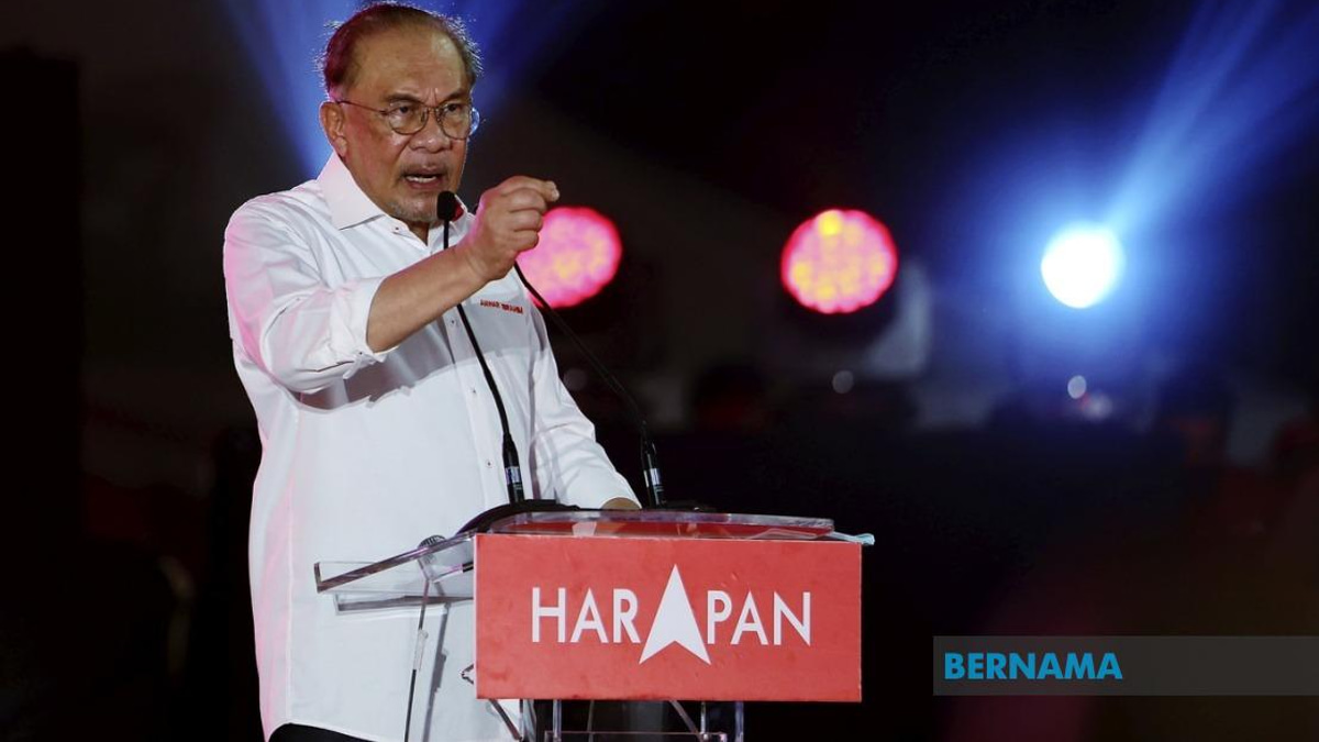 Anwar Urges Negeri Sembilan Rivals to Keep Royal Institutions Off Campaign Trail