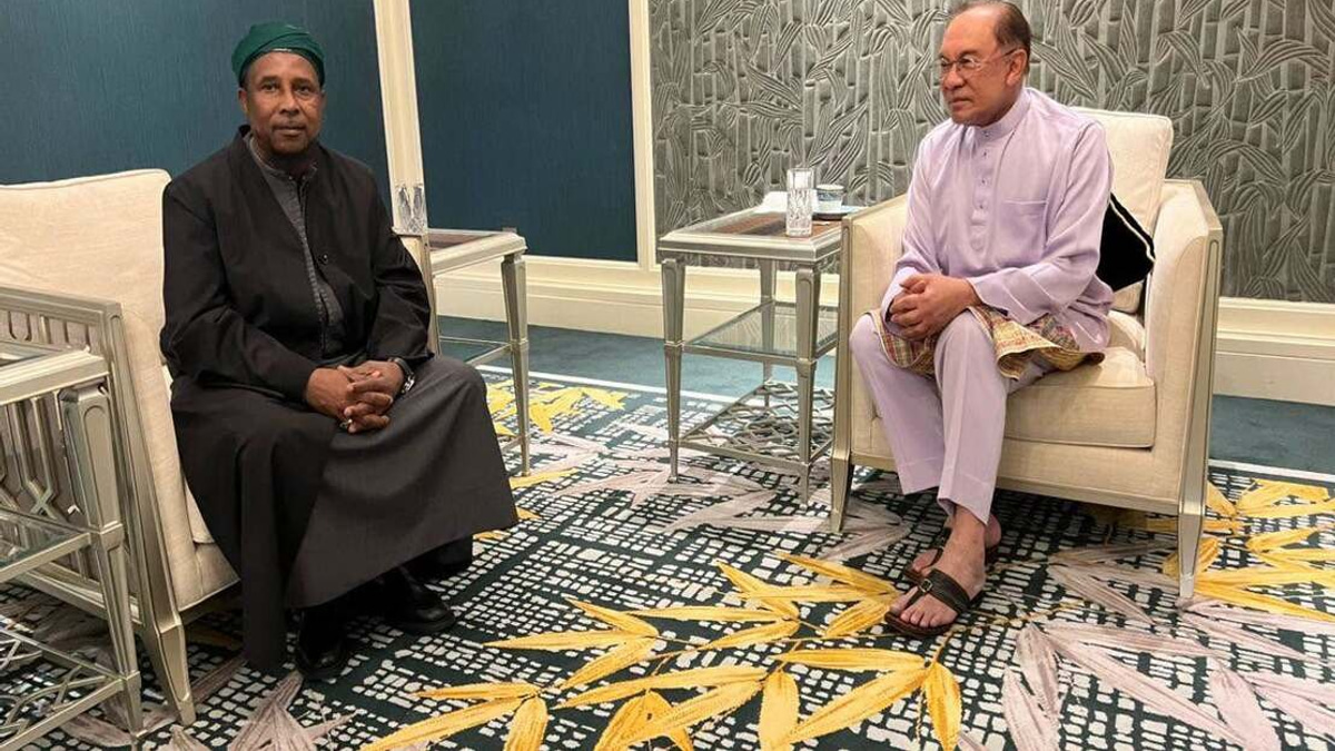 PM Anwar Meets Gambian Islamic Scholar at End of Malaysian Visit
