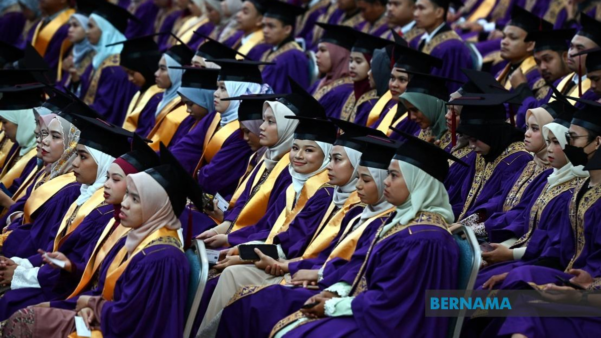 Malaysia's Higher Education Ministry Halts Student Disciplinary Cases Over Speech and Assembly Rights