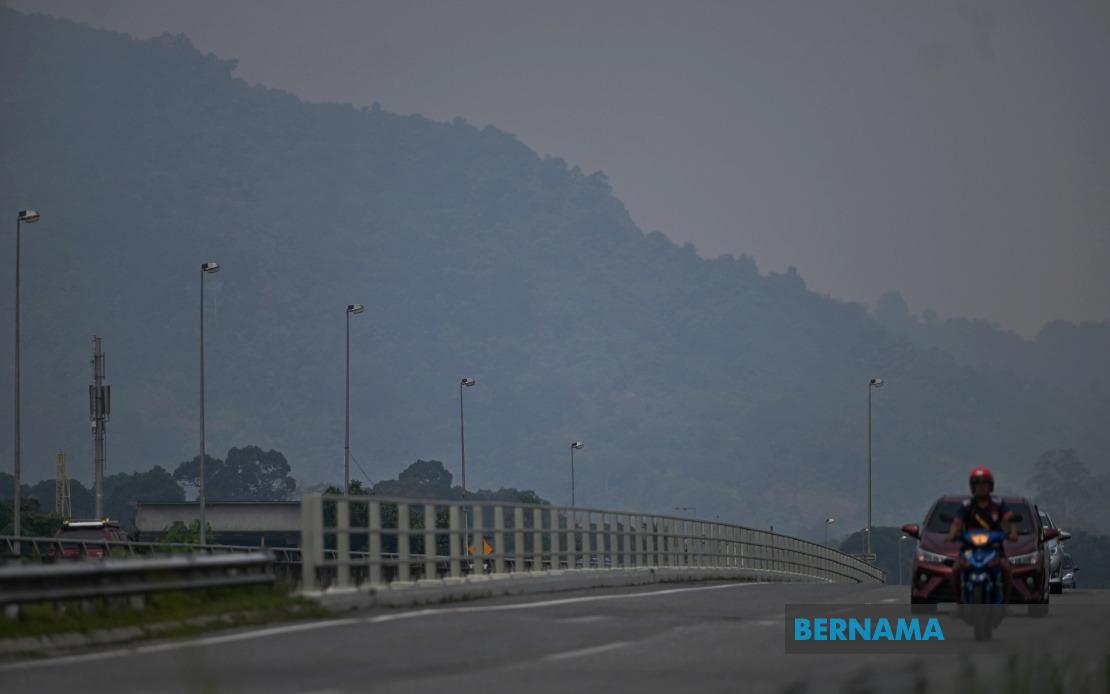 Nine Sarawak Areas Hit by Unhealthy Air as Serian Records 'Very Unhealthy' API of 227