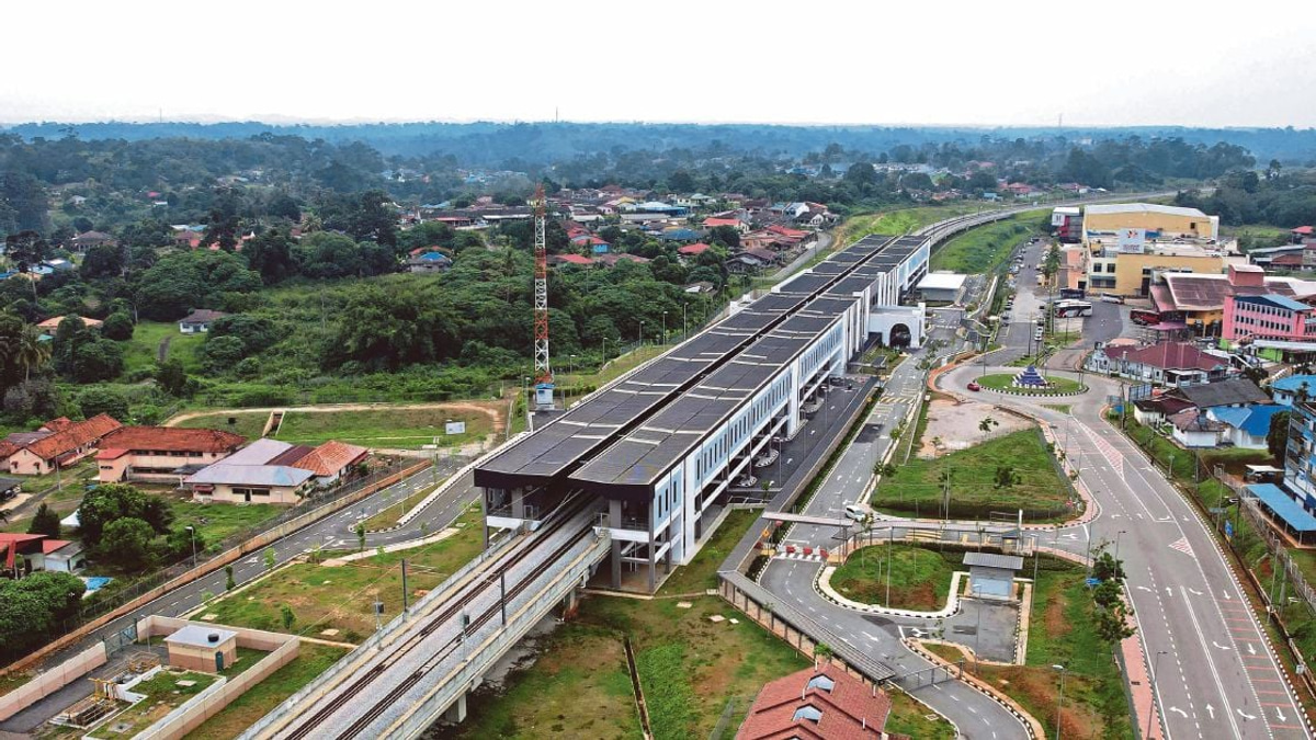 KTMB Adds Train Capacity and Discounts to Support Johor Voters