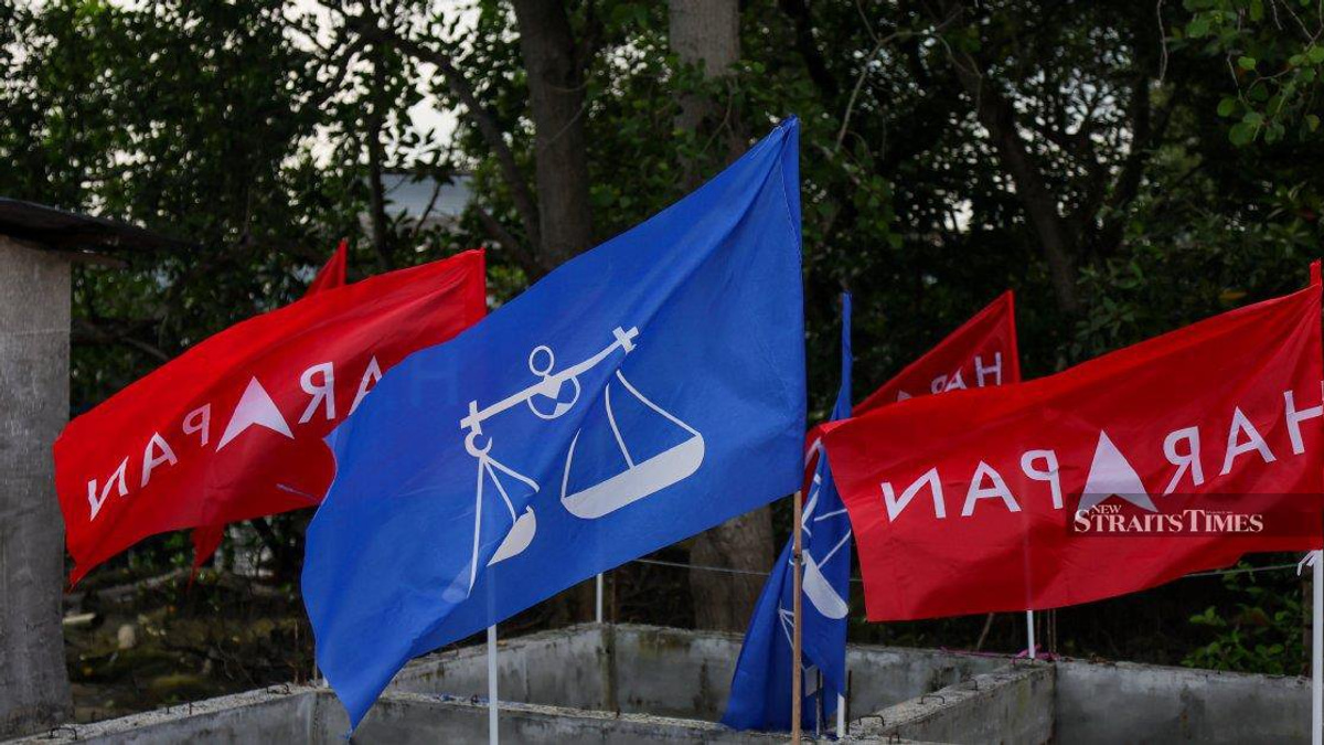 PH Youth Demands BN Cabinet Resignations Over PN Cooperation Move