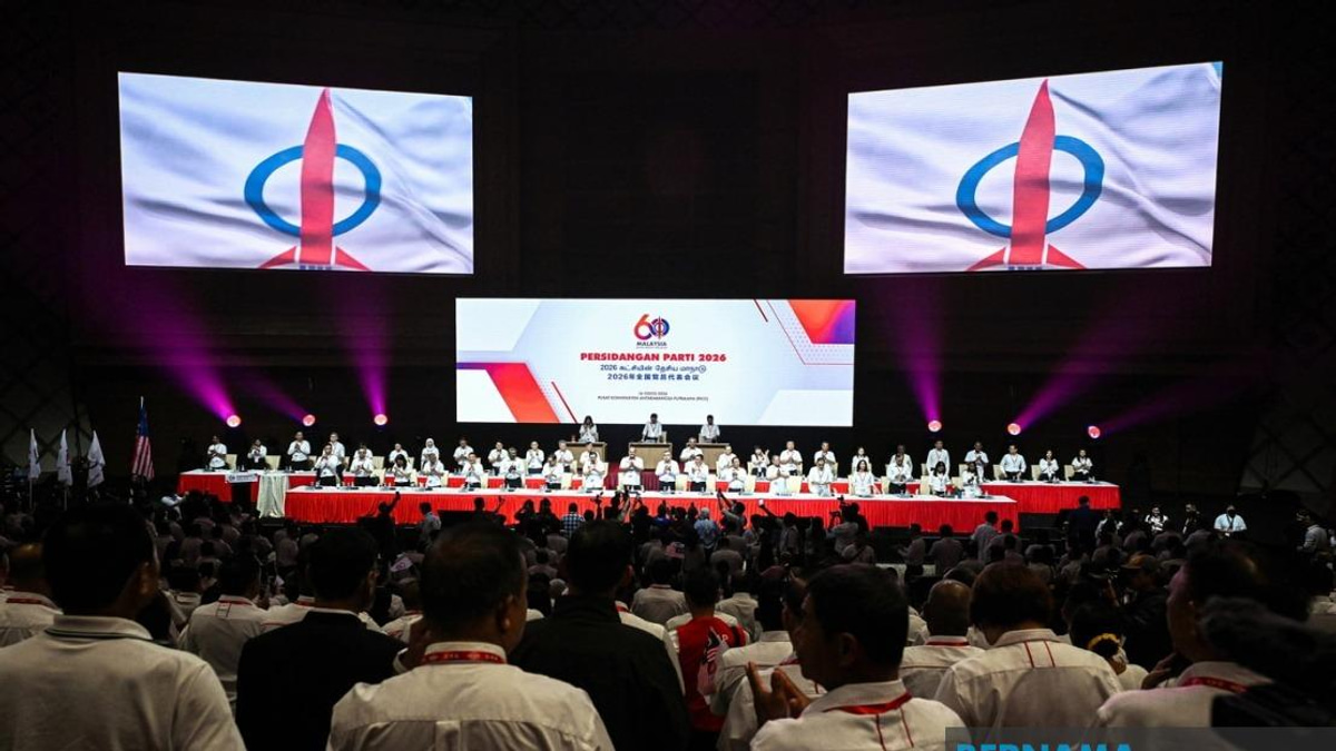 DAP Delegates Vote to Keep Party in Unity Government Through Parliamentary Term