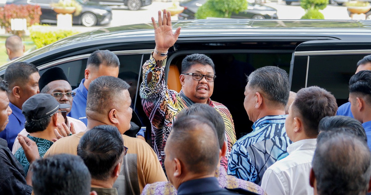 Melaka's BN Chief Depicts Coalition as 'Beautiful Maiden' Courted by Rivals