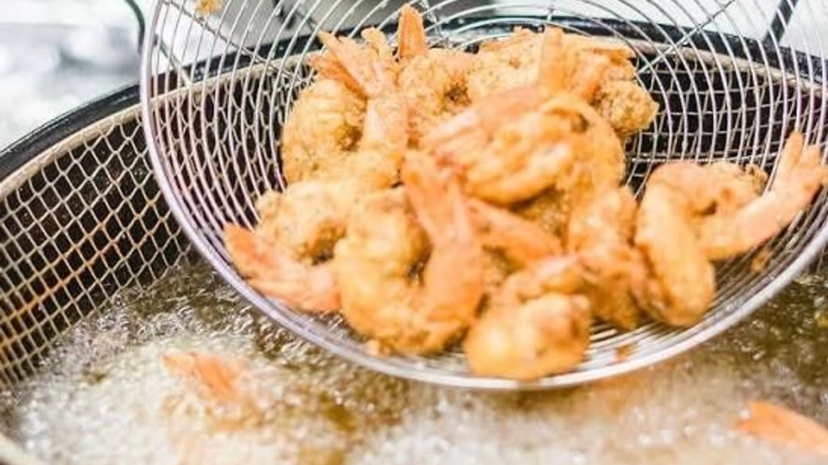 Taiwan prosecutes 15 people and four firms in contaminated cooking oil scandal