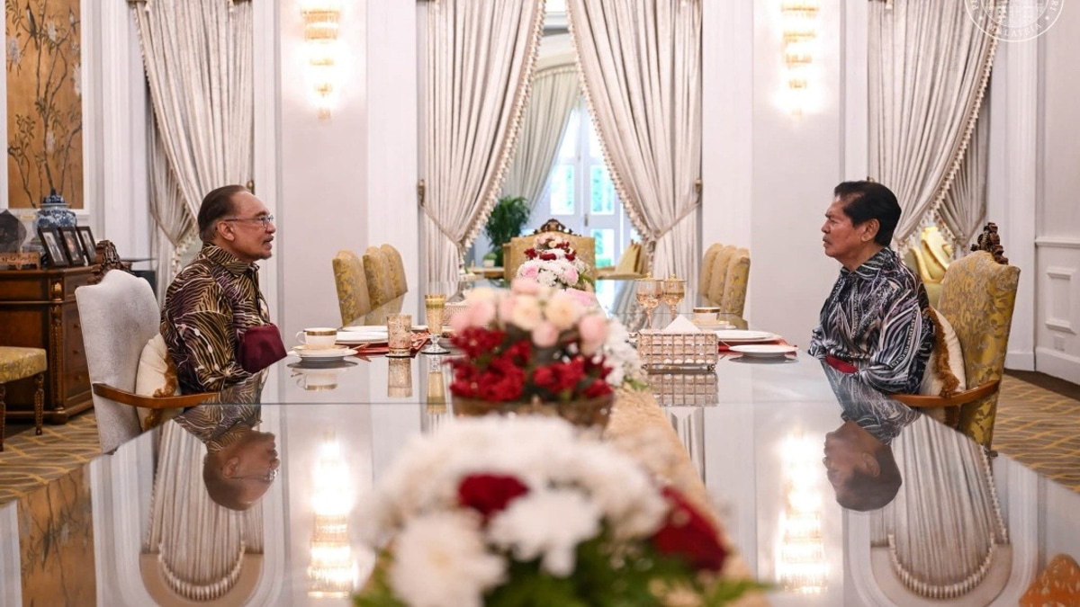 Anwar Concludes Penang Visit With Governor's Residence Tea Reception