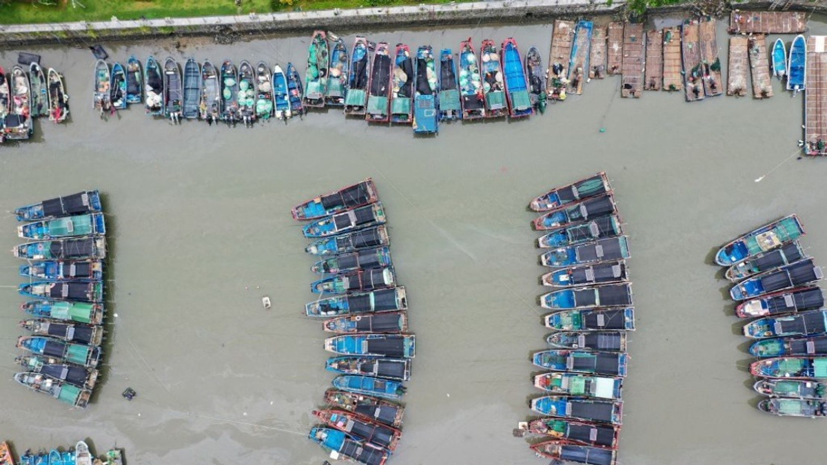 China Activates Highest Typhoon Alert as Noul Bears Down on Guangdong