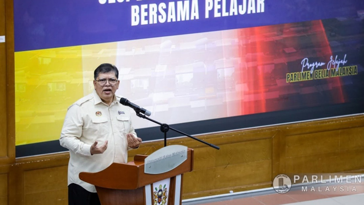 Parliament Must Model Democracy for Youth, Says Speaker Johari