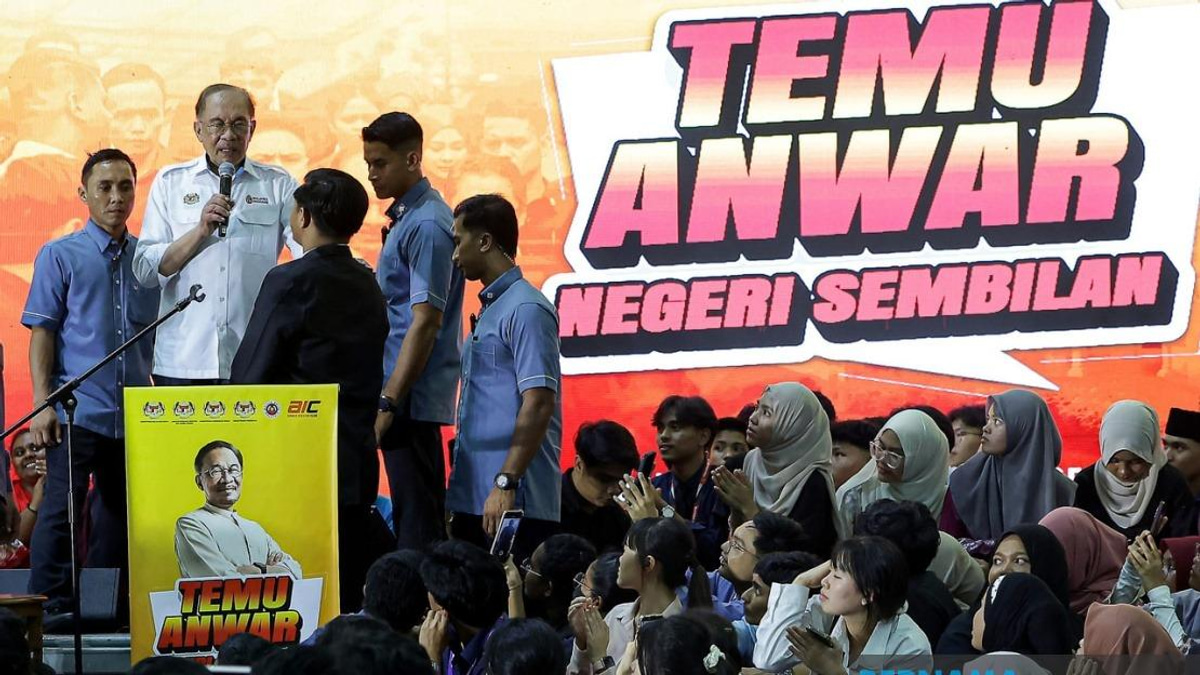 PM Anwar Pushes for Inclusive Economic Benefits from October F1 Race at Sepang