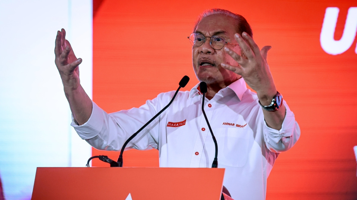 Anwar Ibrahim launches Negeri Sembilan campaign push to energise Pakatan momentum