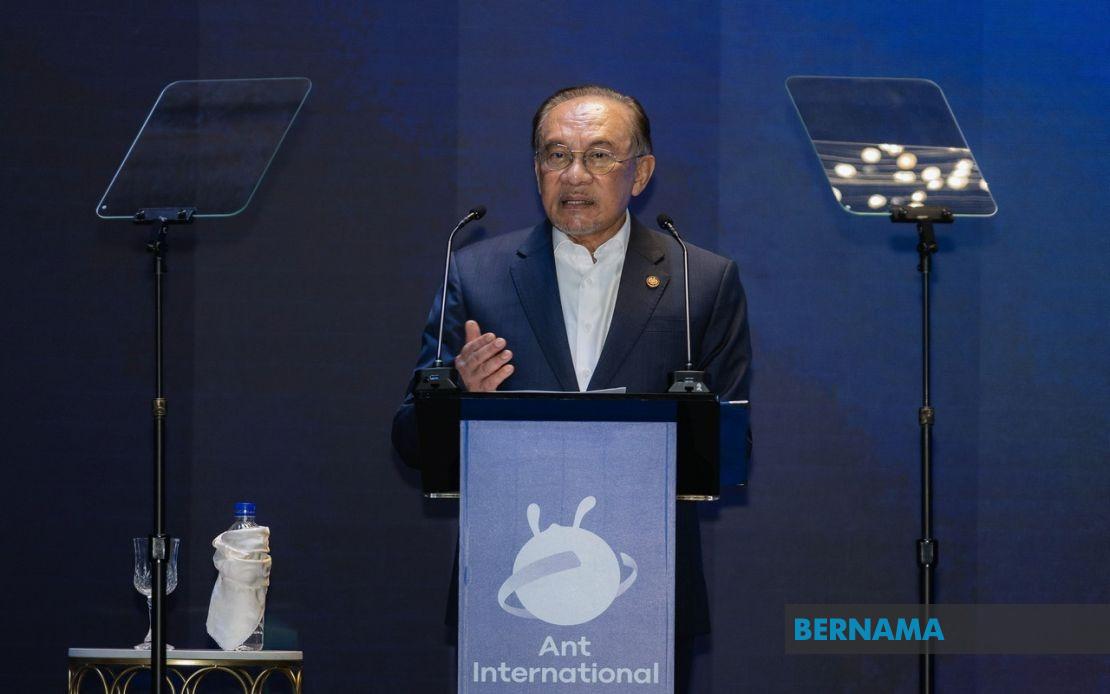 Malaysia Must Accelerate AI Skills Push, Anwar Tells Nation
