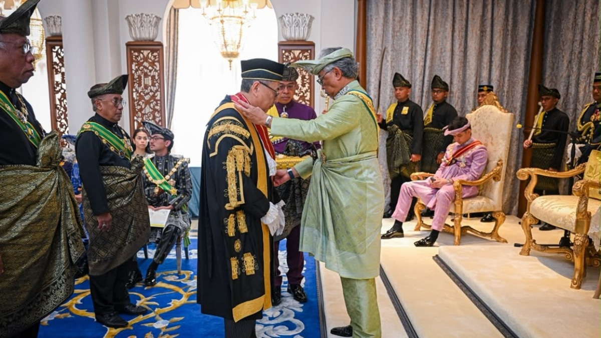 Chief Justice Tun Wan Ahmad Farid Honoured at Pahang Investiture Ceremony