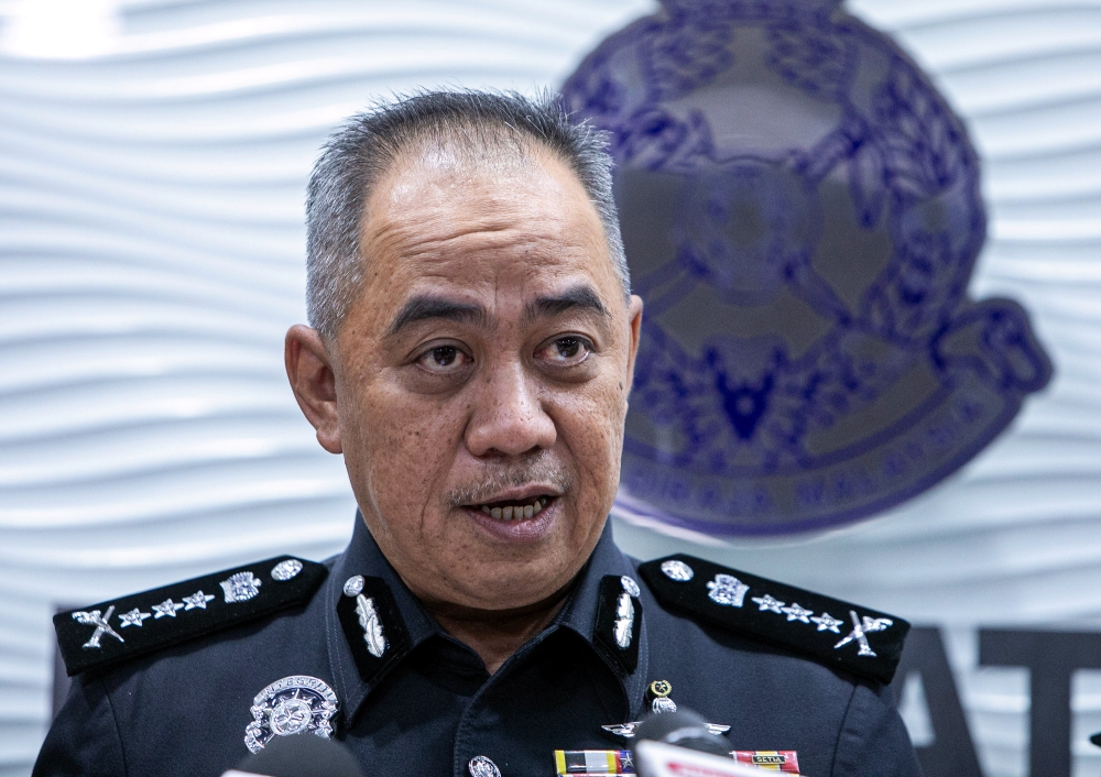 Perak Police Dismantle Suspected Romance Scam Operations in Ipoh, 12 Chinese Nationals Arrested