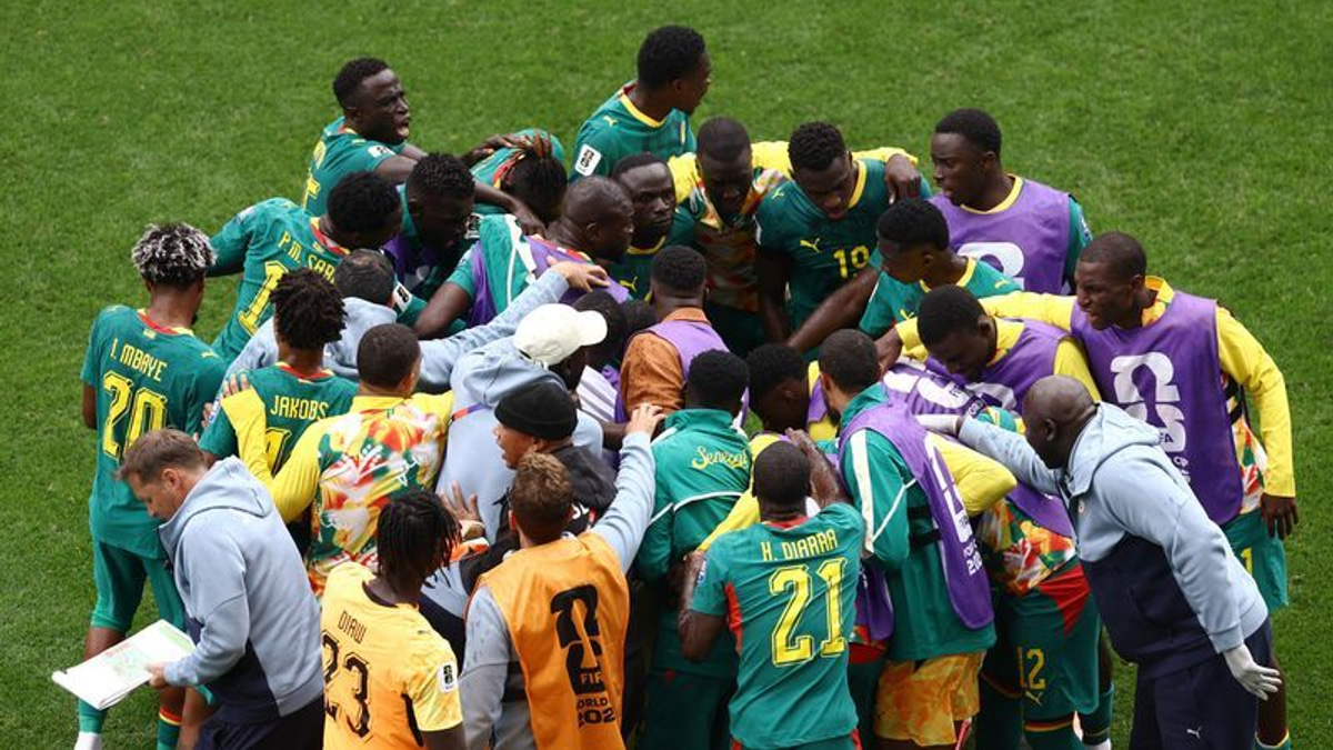 Senegal Football Federation Blames Team Doctor's Medical Background for World Cup Struggles