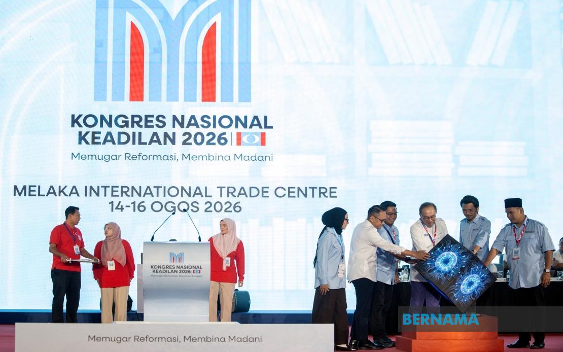 Anwar Launches AMK Ideological Framework to Guide Youth Leadership and Party Renewal