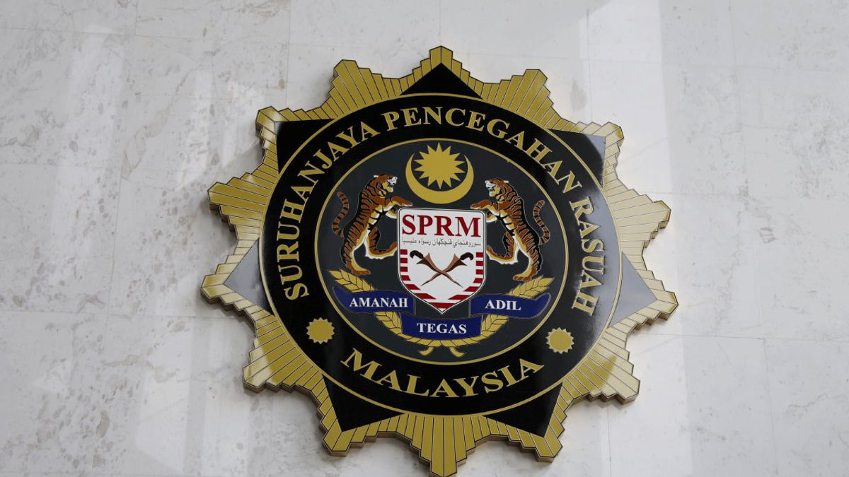 Prison Officer Held for Allegedly Accepting RM3,000 Bribe to Smuggle Contraband