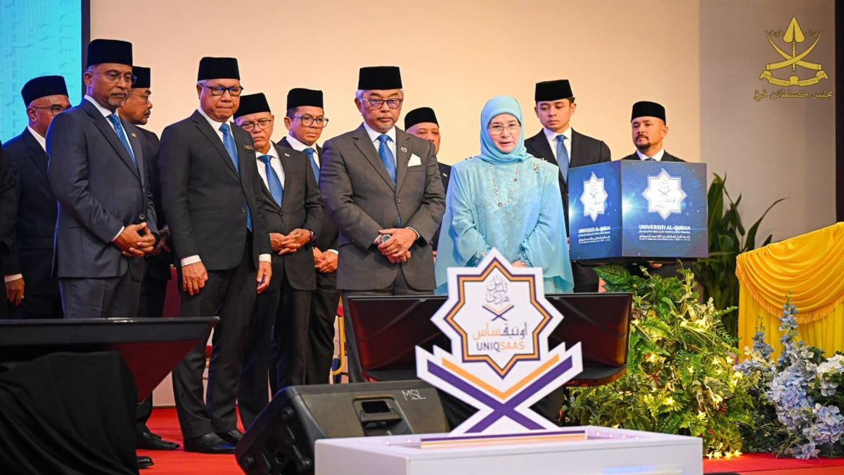 Sultan Abdullah Inaugurates Pahang's New Islamic University in Historic Ceremony