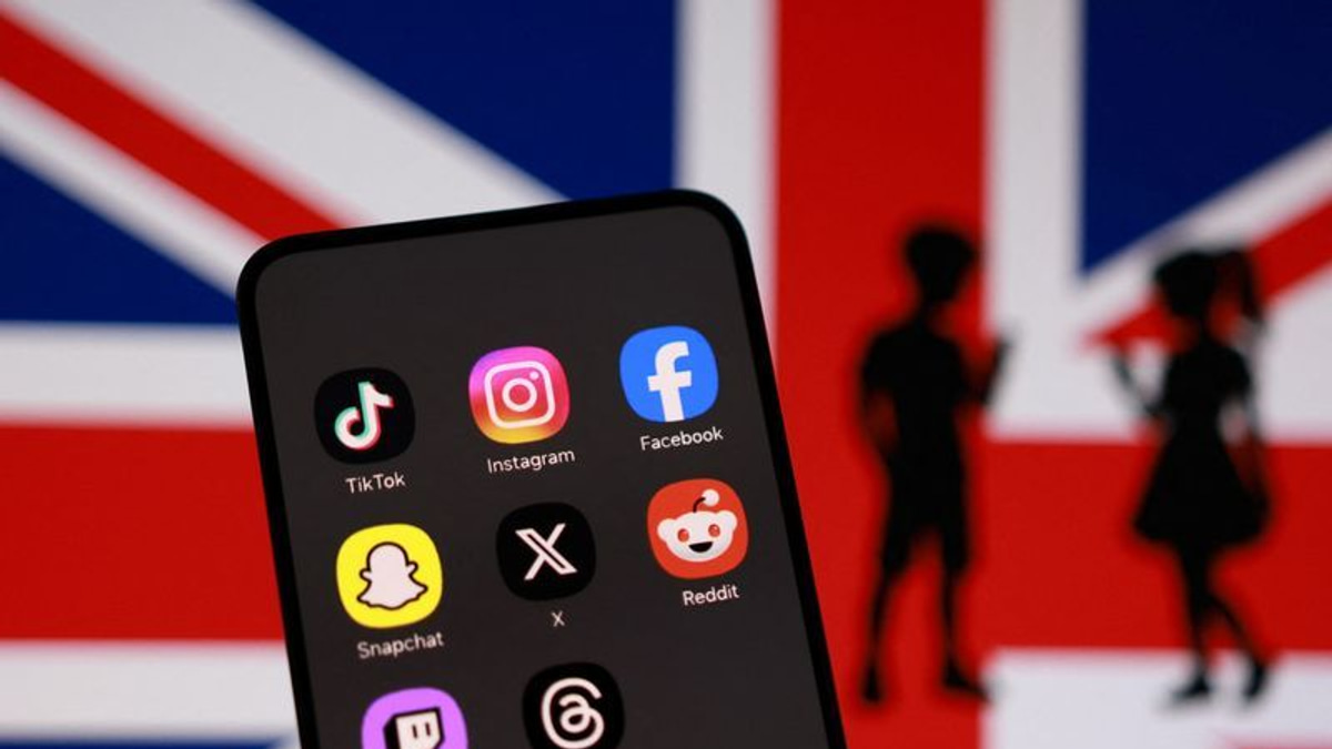 Britain plans midnight social media curfew for teenagers aged 16-17