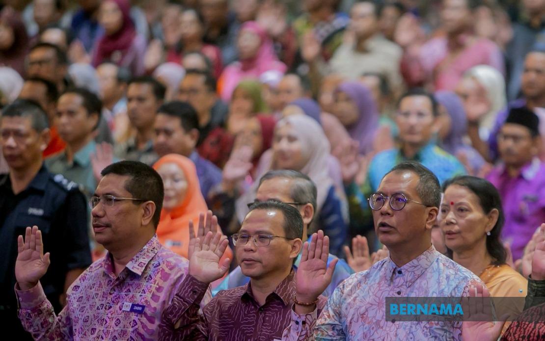 Civil Service Excellence Critical to Malaysia's Development Agenda, Says PM Anwar