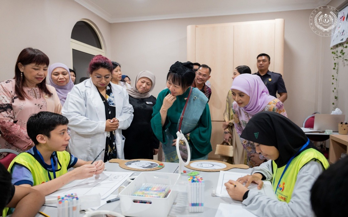 Queen and Singapore First Lady Visit Bangi Autism Centre During Presidential State Visit