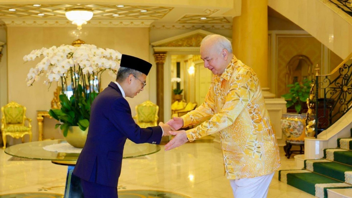 Sultan Nazrin Briefed on Perak's Digital Infrastructure Push and Online Safety