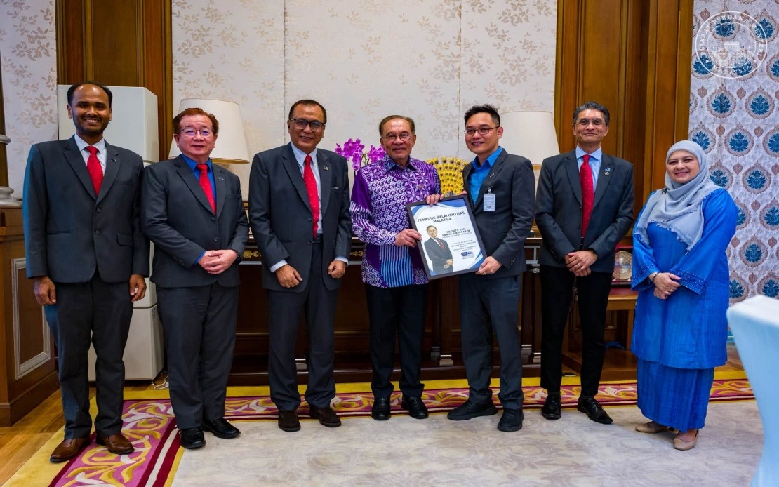 PM Anwar Prioritizes AI and Professional Talent Development in BIM Talks