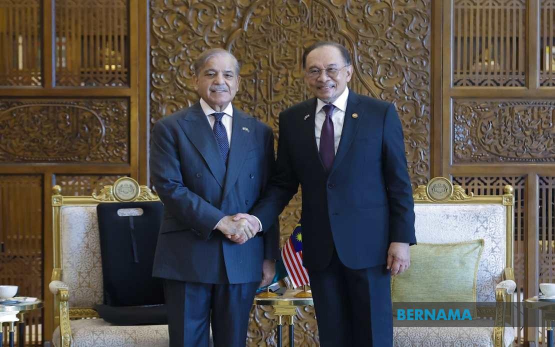 Pakistani PM Shehbaz Sharif Wishes Anwar Swift Recovery From Medical Procedures