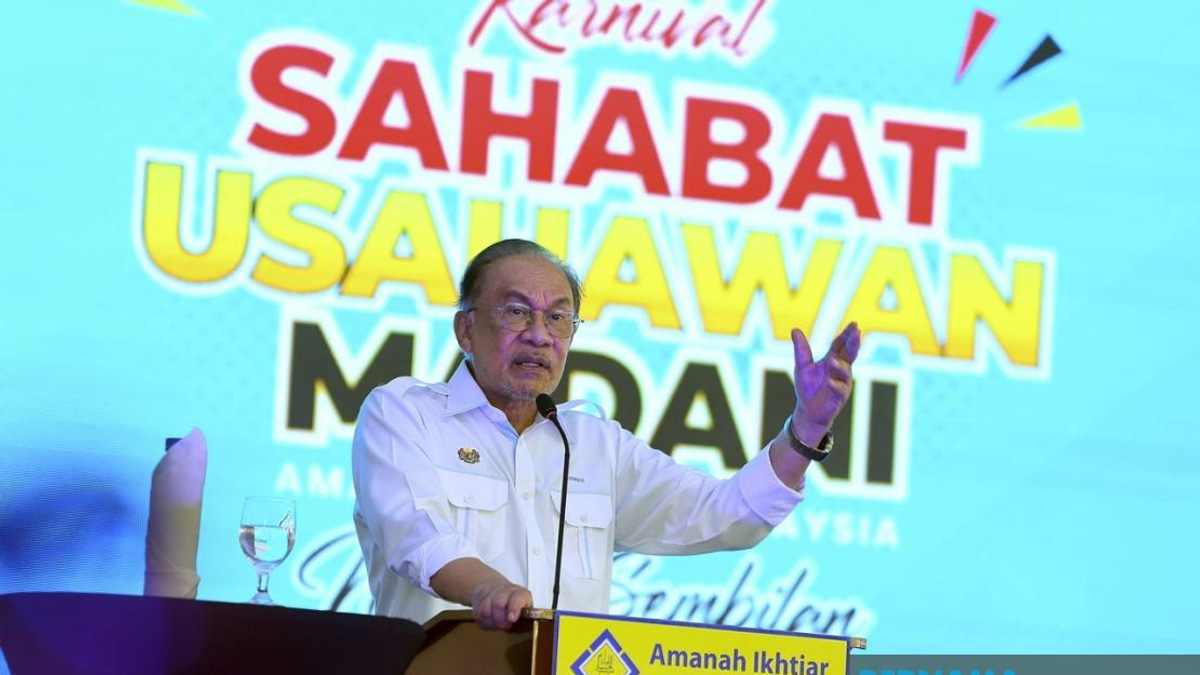 PM Anwar Pledges Increased Funding for Microfinance Scheme AIM in Next Budget