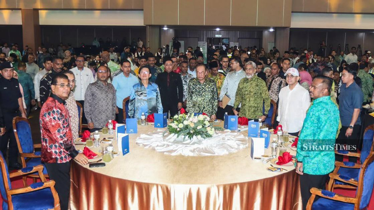 Anwar calls on Indian Muslims to lead change through unity and compassion